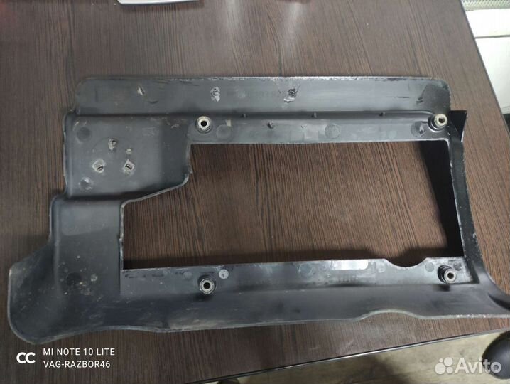 Крышка двигателя гольф 4 1.4