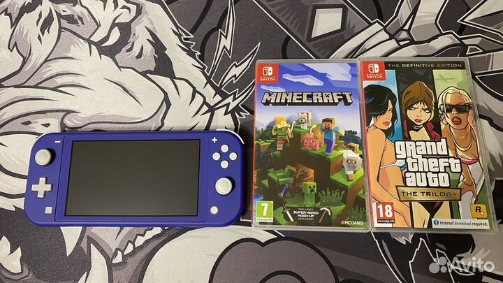 Nintendo switch lite + две игры