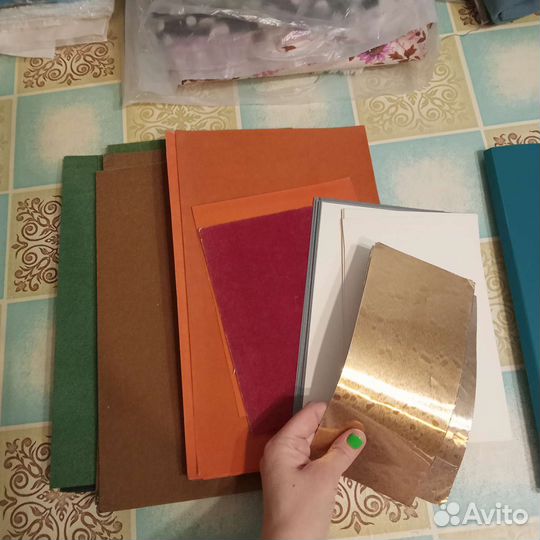 Цветной картон, бархатная бумага, фольга д/поделок