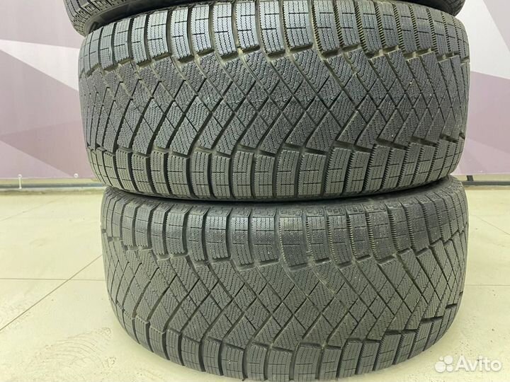 Pirelli Ice Zero FR 255/45 R20 105H