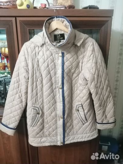 Куртка женская с капюшоном весна/осень б/у