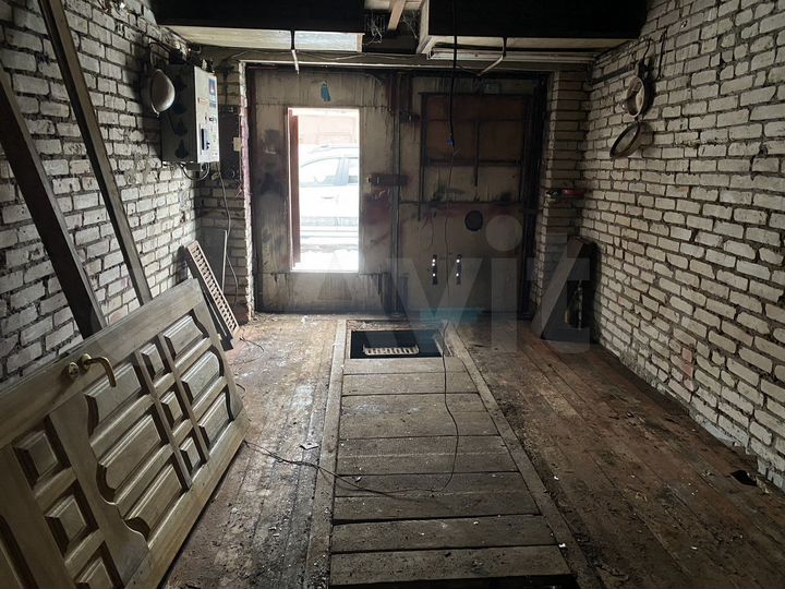 Гараж, > 30 м²