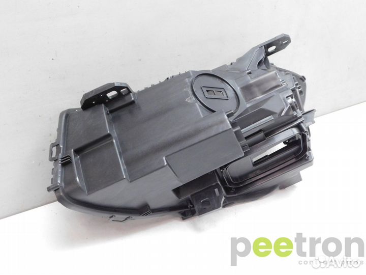 Б/У Б/У Корпус фары правой новая A1769066000