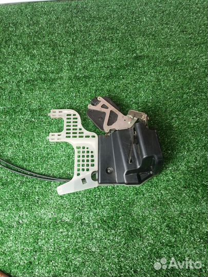 Замок задней правой двери Hyundai Tucson JM