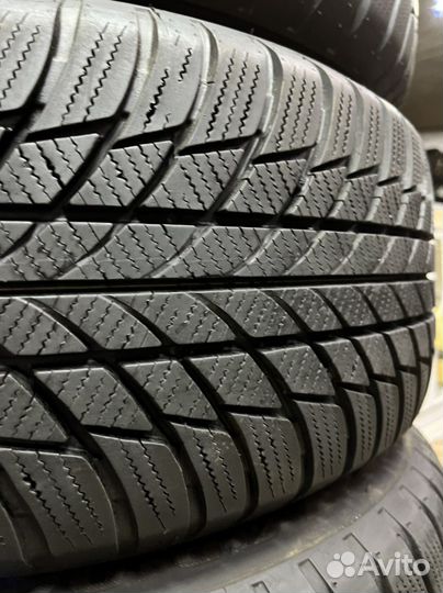 Bridgestone Blizzak LM-001 225/55 R17