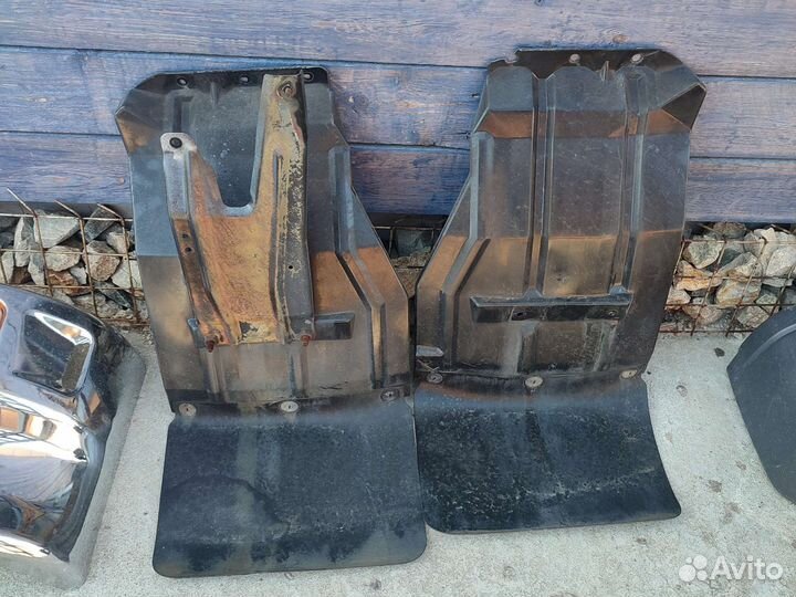 Брызговики Ниссан Атлас