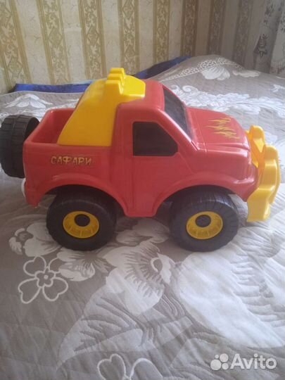 Машинка внедорожник