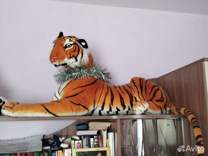Продам игрушку большой тигр