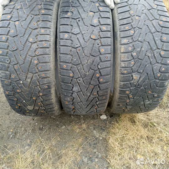 Pirelli Ice Zero 235/50 R18