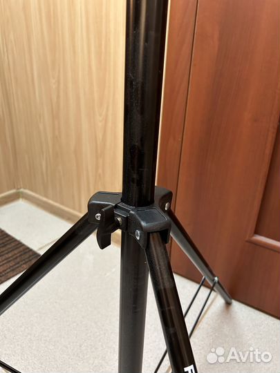 Стойка для студийного света Raylab