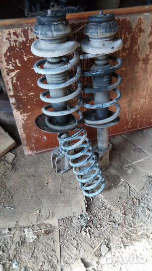 Продам передние стойки и задняя пружина рено логан