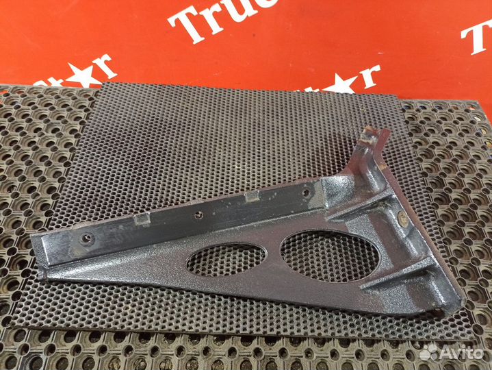 Кронштейн бака AdBlue правый