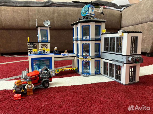 Lego city полицейская часть