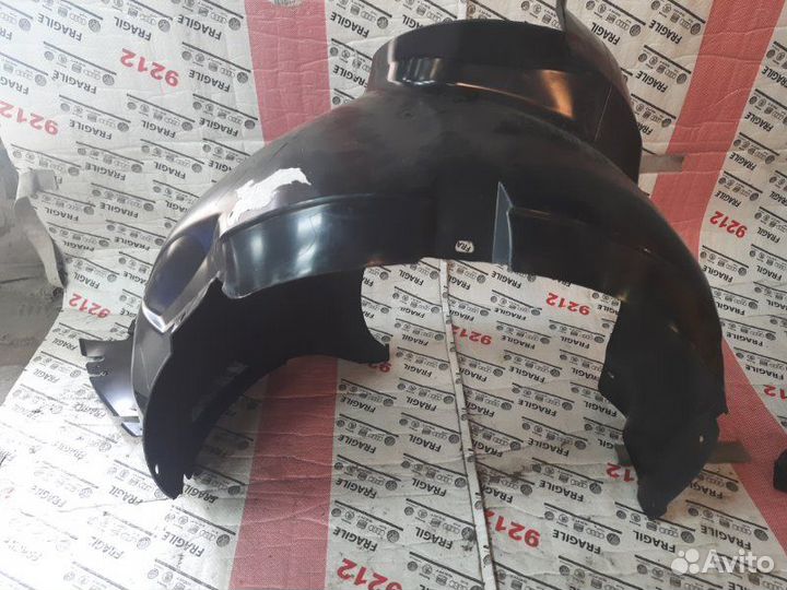 Подкрылок передний левый Volkswagen Polo sedan