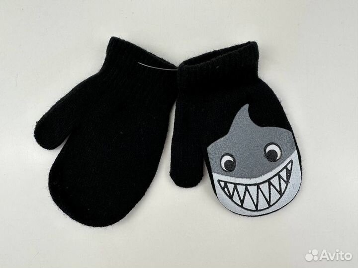 Детские варежки новые на мальчика