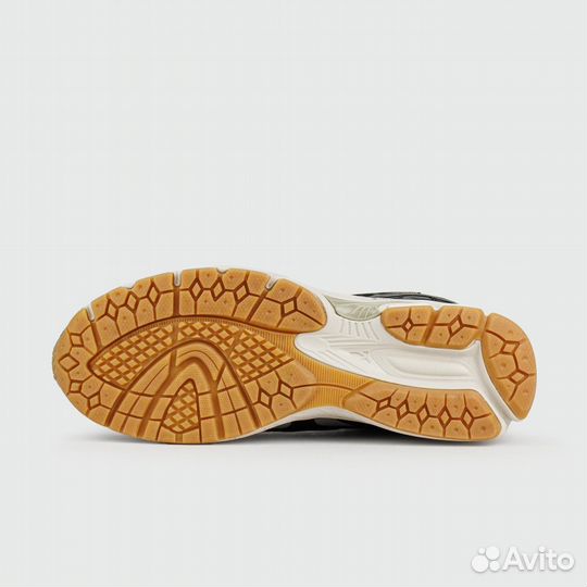 New Balance 1906D Mid Grey new with Fur