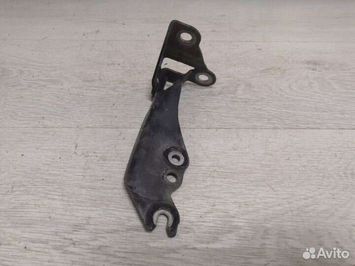 Петля капота передняя левая Mazda Tribute epew YF