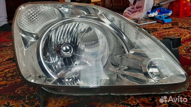Передняя правая фара Honda CR-V