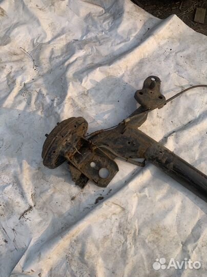 Балка задняя mazda verisa