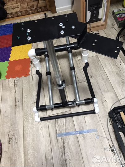 Складная стойка для руля (симрейсинг, кокпит)