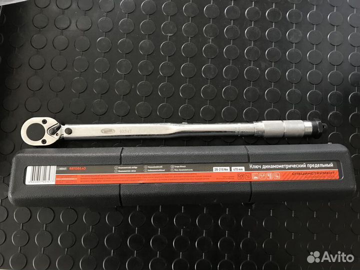 Динамометрический ключ трещоточный 1/2 (42-210Hm)