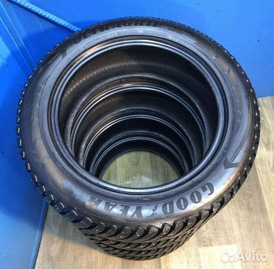 Goodyear Ultragrip Ice Arctic 235/55 R17