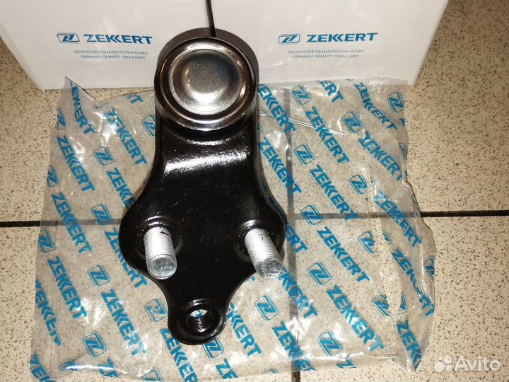 Опора шаровая лев.прав.передней Toyota Camry V30