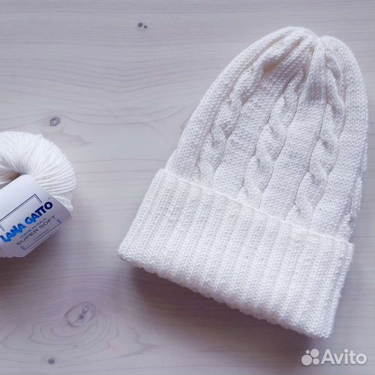 Шапка женская вязаная ручная работа