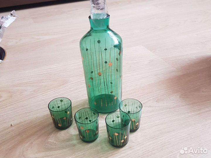 Бутылка с рюмками