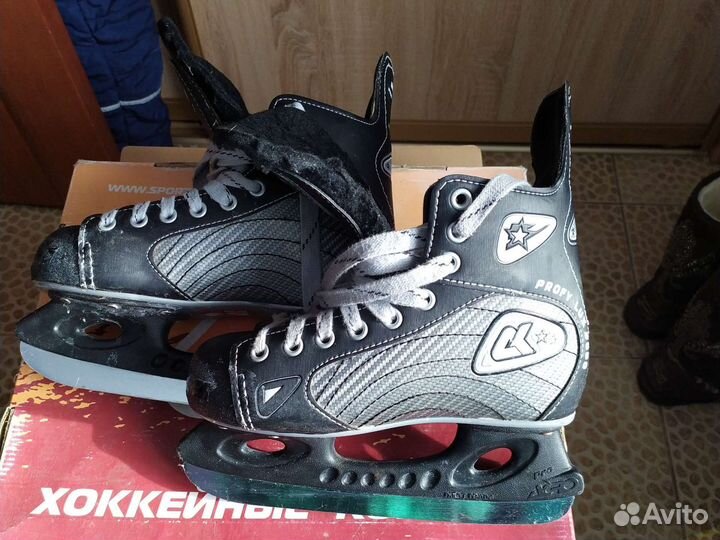 Коньки хоккейные детские 35 размер