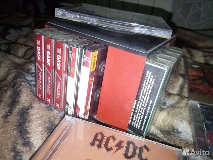 Аудиокассеты 400 шт