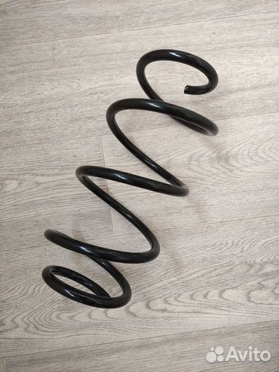 Пружина передняя