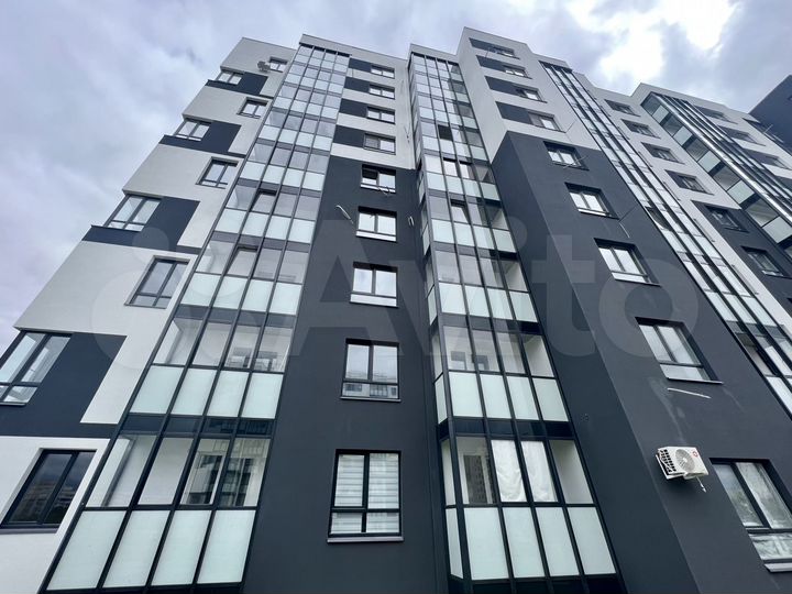 3-к. квартира, 90 м², 6/8 эт.