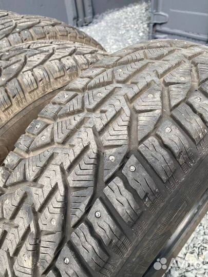 Tigar SUV Ice 215/65 R17