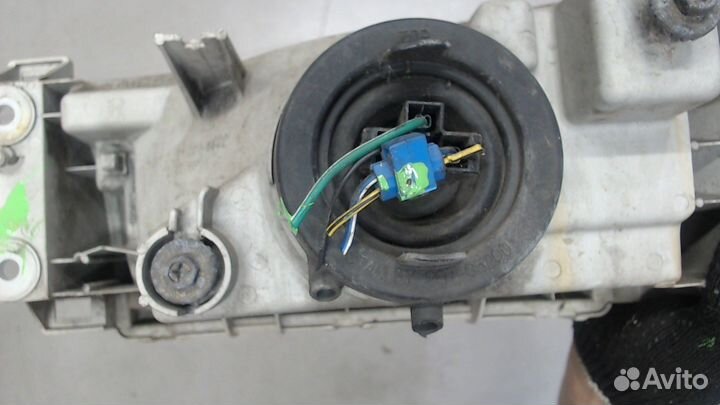 Фара (передняя) Mazda Bongo Friendee, 1997