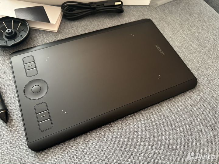Графический планшет Wacom Intuos Pro S
