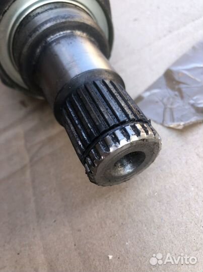 Полуось передняя левая Lexus CT-200h Prius 30