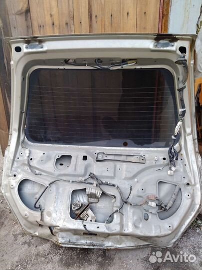 Стекло крышки багажника Nissan X-Trail T 31