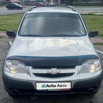 Chevrolet Niva 1.7 MT, 2011, 69 000 км, с пробегом, цена 475 000 руб.