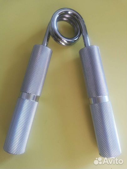 Эспандер кистевой пружинный