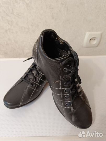 Ботинки женские 37 размер