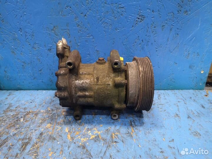 Компрессор кондиционера Renault Modus 8200365787