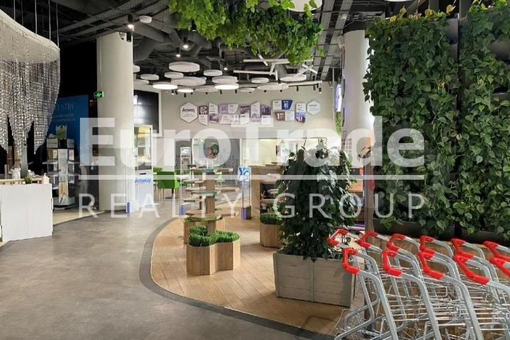 Сдам торговое помещение, 617 м²