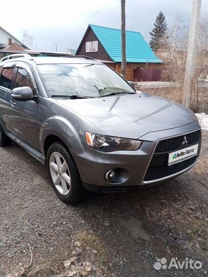 Mitsubishi Outlander 2.4 CVT, 2011, 235 300 км