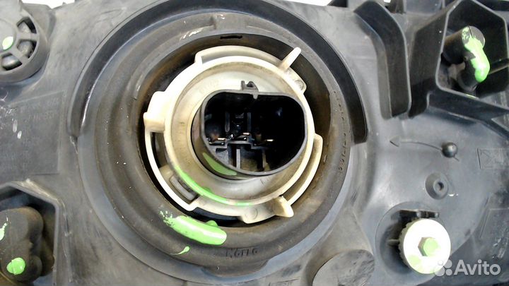 Фара (передняя) Mitsubishi Montero Sport / Pajero