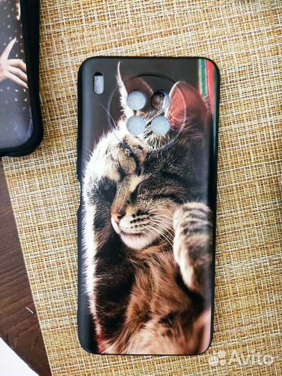 Чехлы на телефон