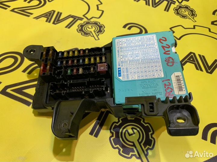Блок предохранителей салона Toyota Vista ZZV50