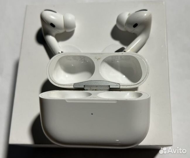 Apple airpods pro (первого поколения)