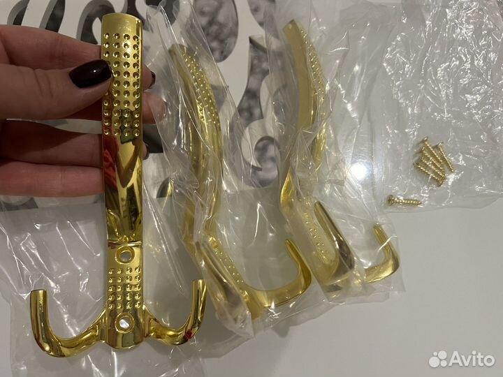 Мебельные ключки настенные