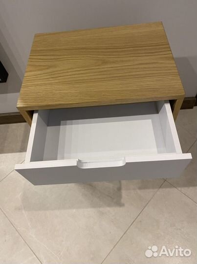 Тумбочка прикроватная